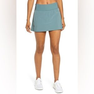 Spanx 14” Get Moving Skort / tennis skirt